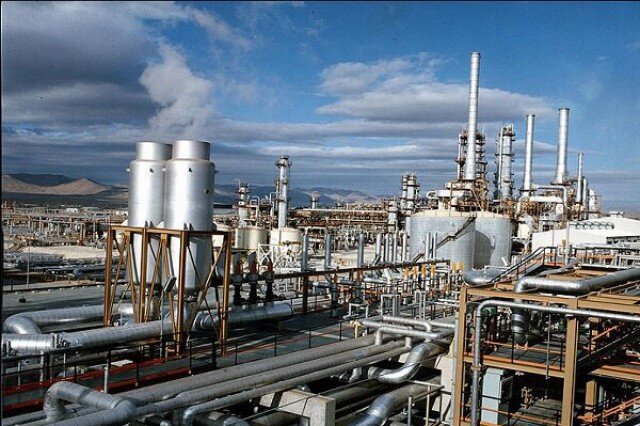 وزارت نفت پالایشگاه می‌سازد