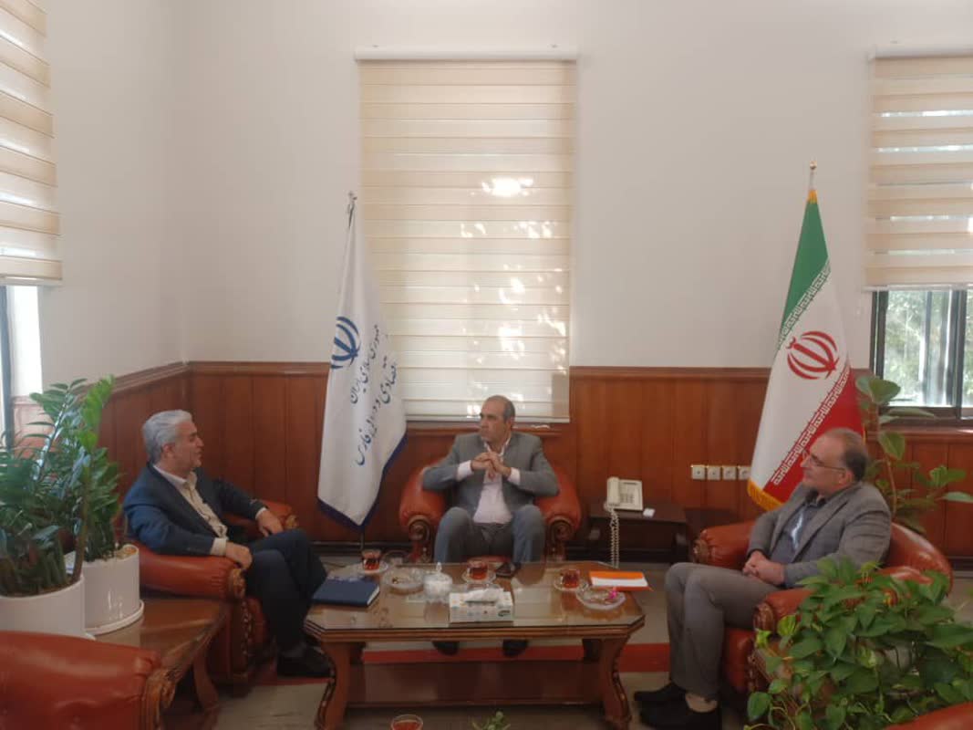 دیدار مدیرکل استاندارد فارس با مدیرکل امور اقتصادی و دارایی استان