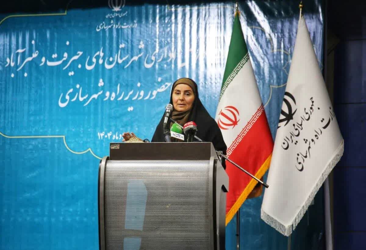 وزیر راه و شهرسازی: تامین اعتبار خط ریلی جنوب کرمان پیگیری می‌شود